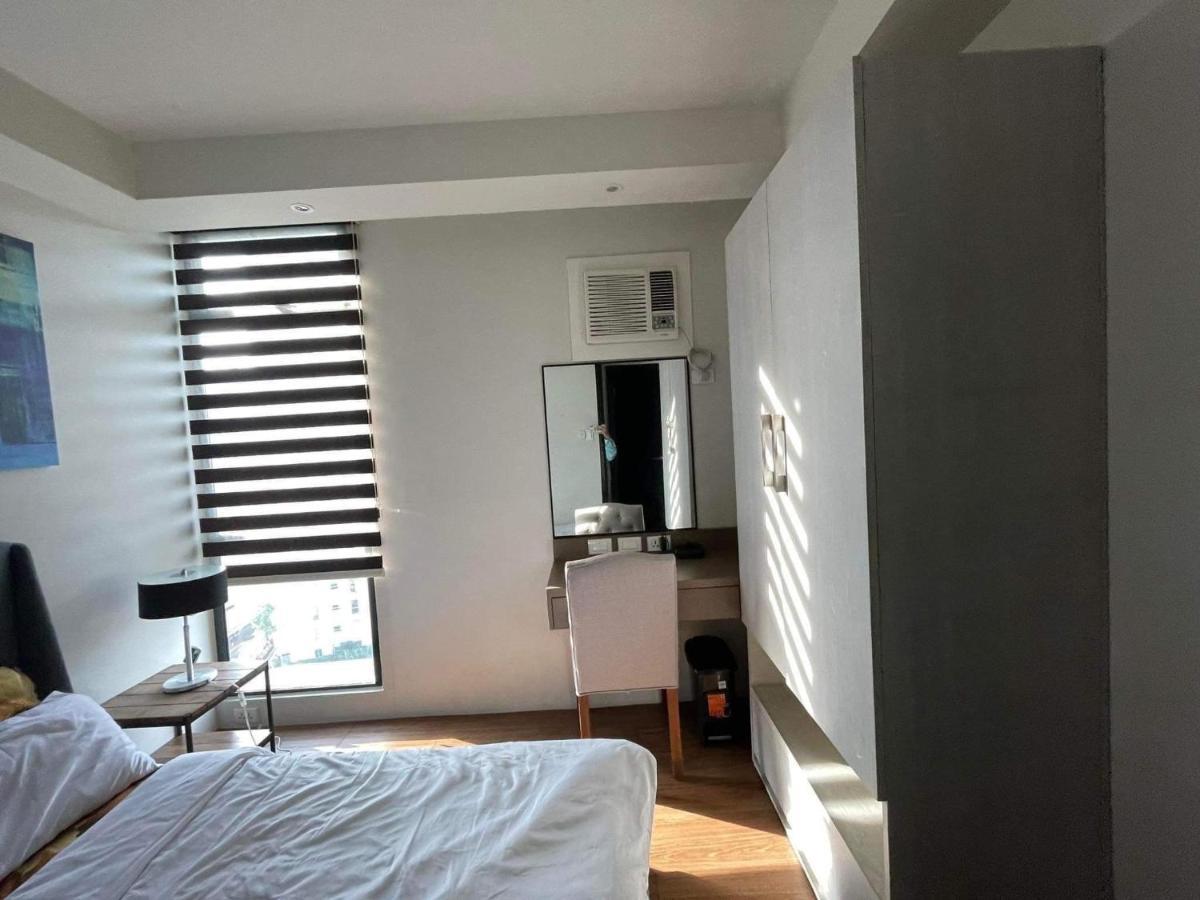 2 Bedroom Portovita Tower 12-A Manila Bagian luar foto