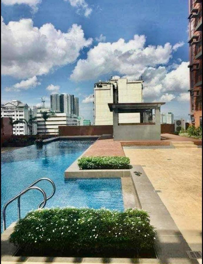 2 Bedroom Portovita Tower 12-A Manila Bagian luar foto