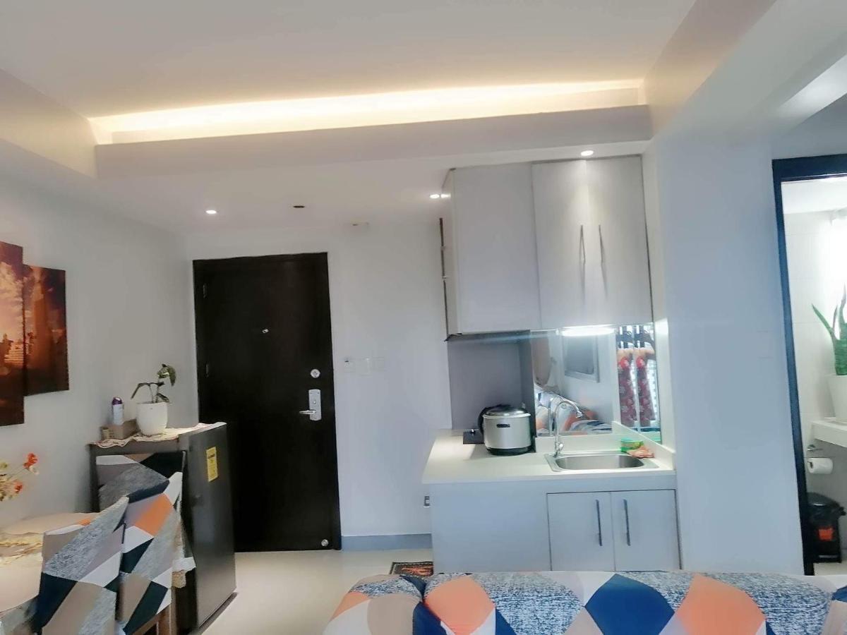 2 Bedroom Portovita Tower 12-A Manila Bagian luar foto