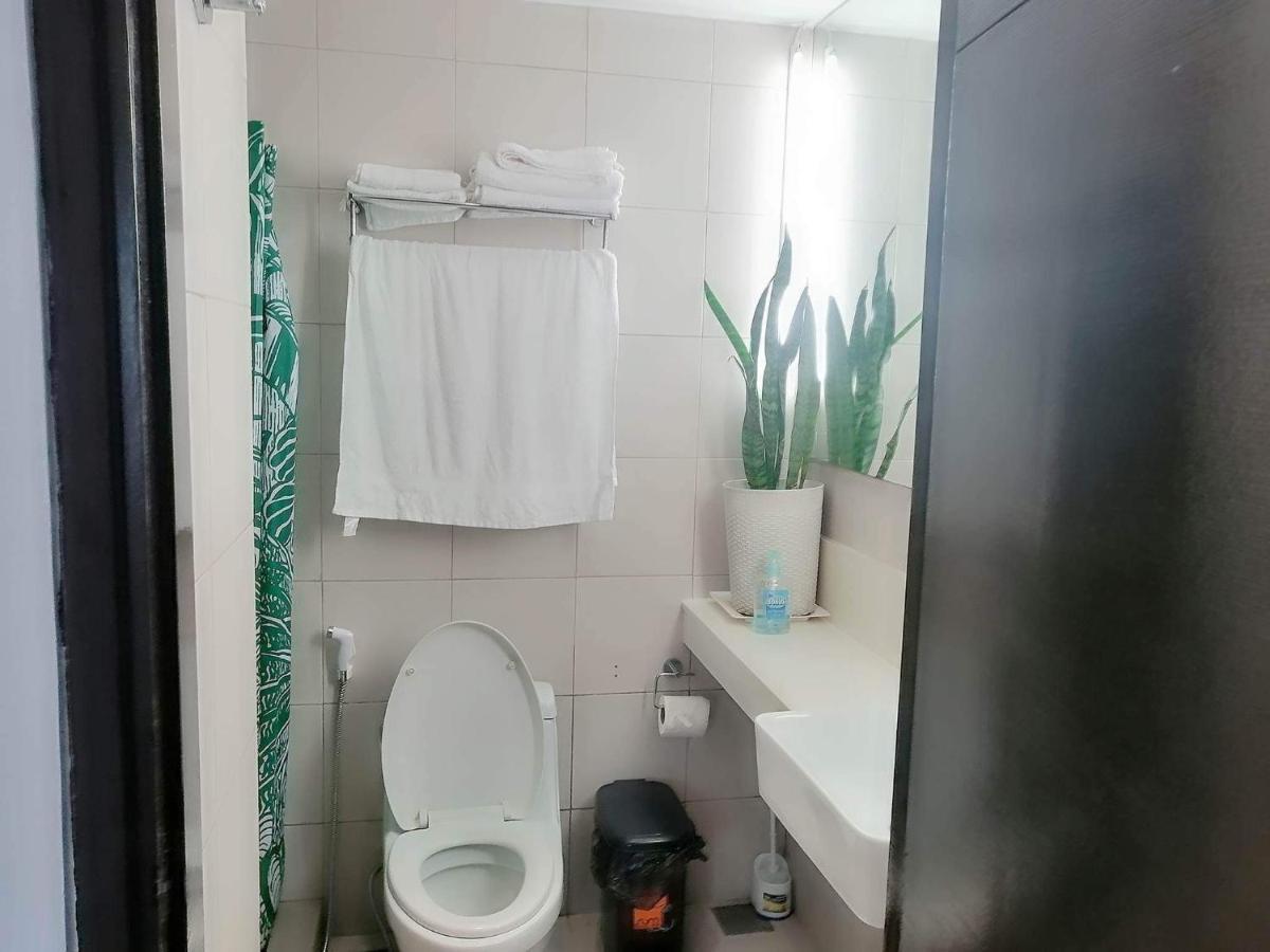 2 Bedroom Portovita Tower 12-A Manila Bagian luar foto