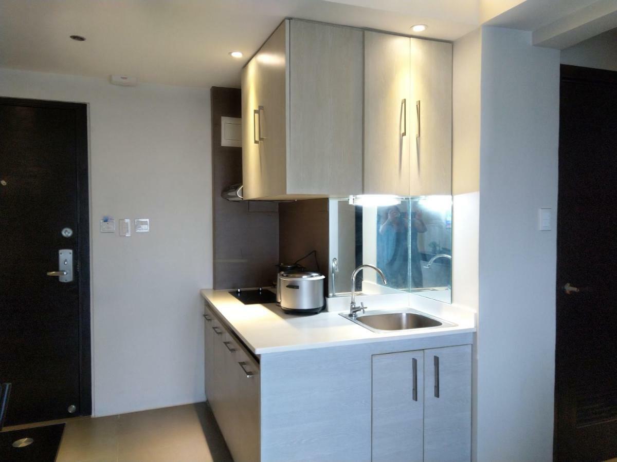 2 Bedroom Portovita Tower 12-A Manila Bagian luar foto